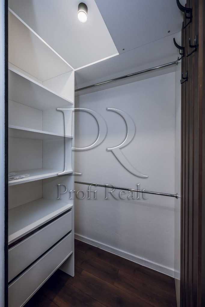 Продажа 1-комнатной квартиры 43 м², Академика Глушкова просп., 1 ПАВ 5