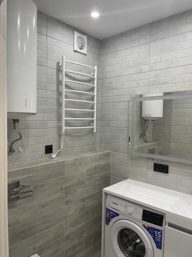 Продажа 1-комнатной квартиры 37.5 м², Салютная ул., 2