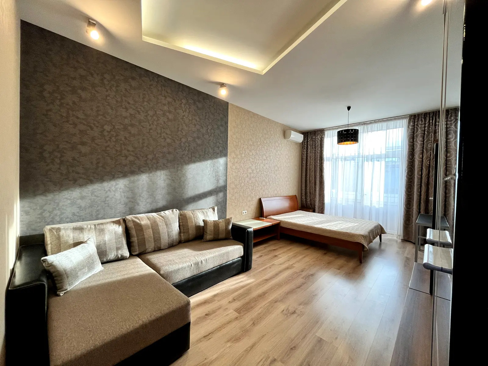 Продажа 1-комнатной квартиры 45 м², Хорива ул., 43