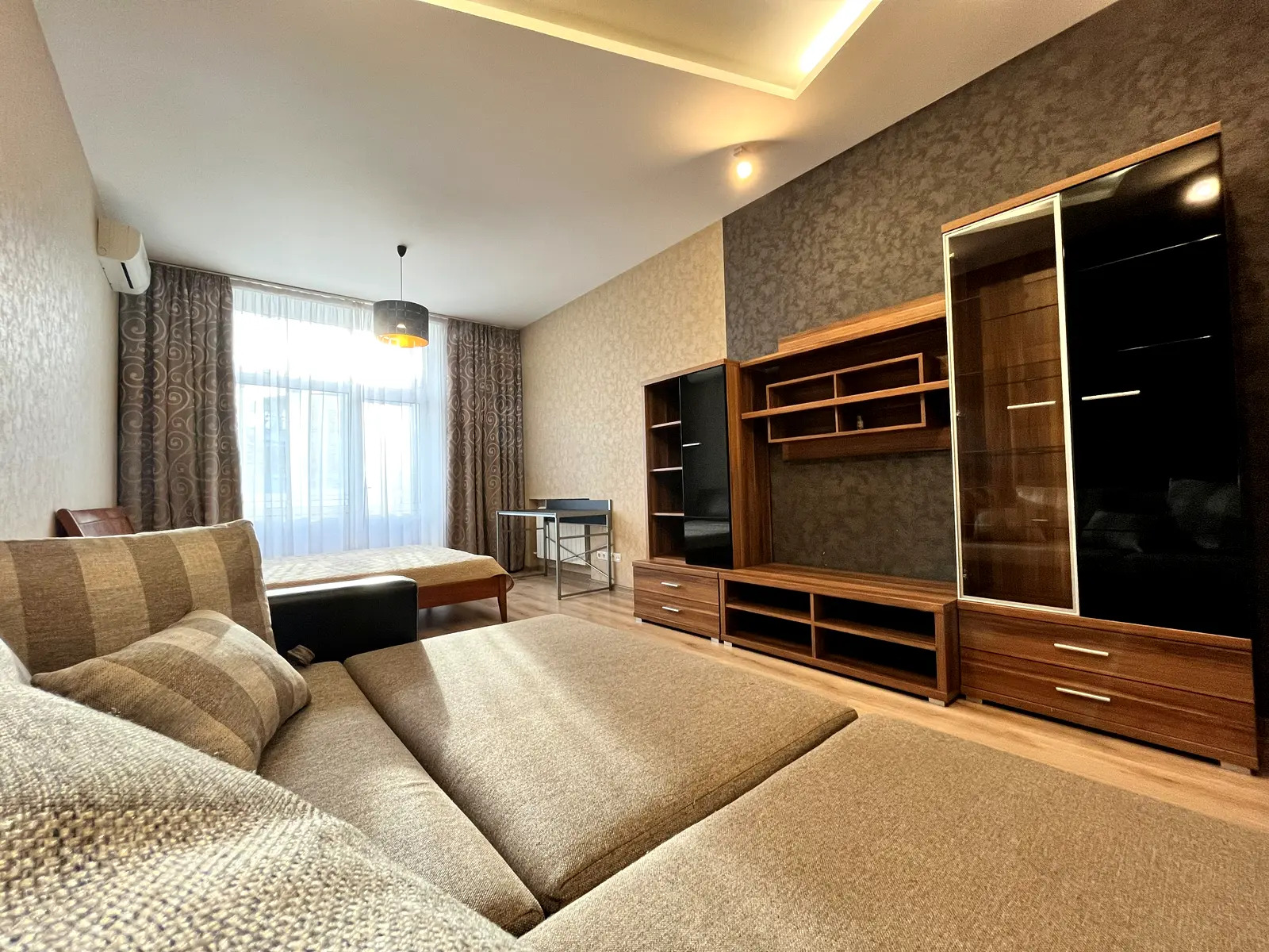 Продажа 1-комнатной квартиры 45 м², Хорива ул., 43