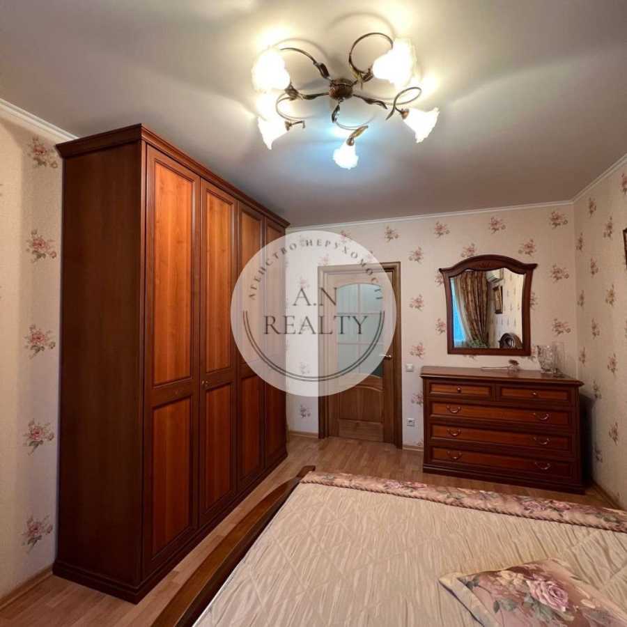 Продажа 2-комнатной квартиры 70 м², Юрия Шумского ул., 1Б