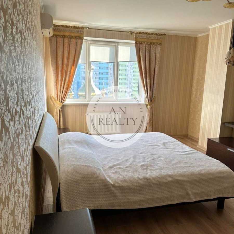 Продажа 2-комнатной квартиры 70.5 м², Юрия Шумского ул., 1Б