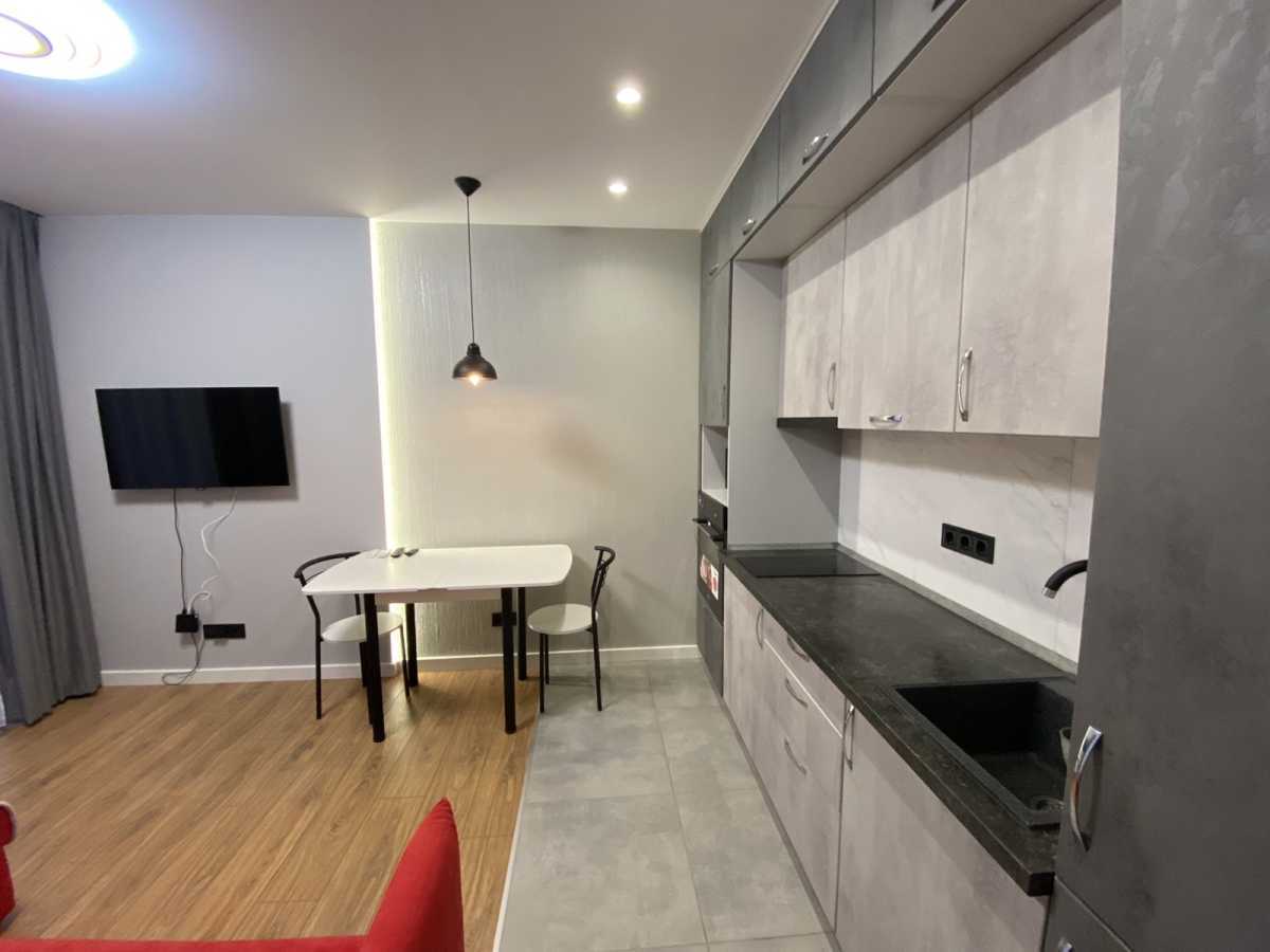 Продажа 1-комнатной квартиры 37.4 м², Салютная ул., 2