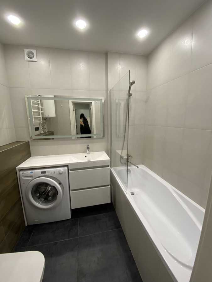 Продажа 1-комнатной квартиры 37.4 м², Салютная ул., 2