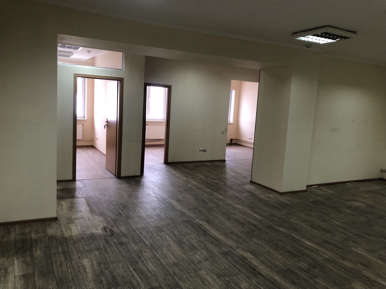 Оренда офісу 400 м², Пирогівський шлях вул., 34