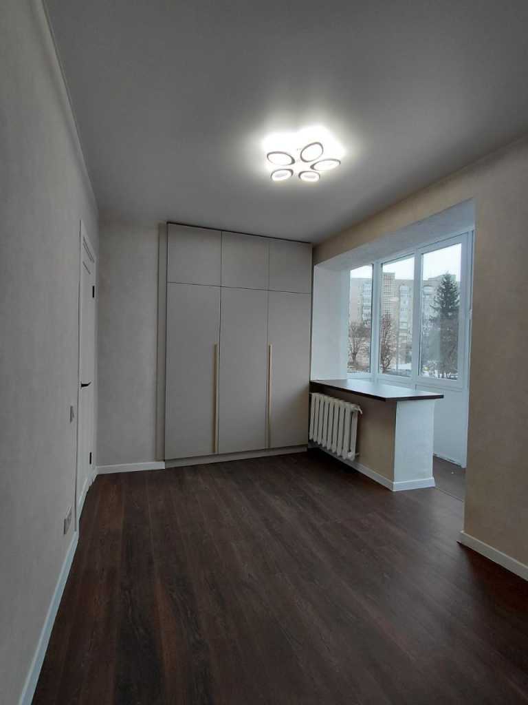 Продажа 3-комнатной квартиры 42 м², Воли просп., 68