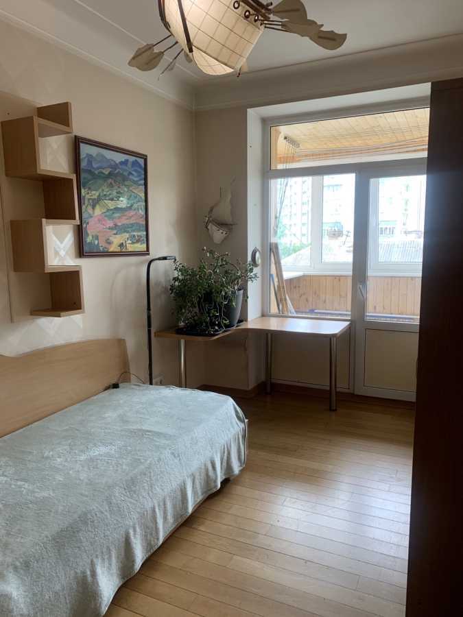 Продаж 3-кімнатної квартири 73 м², Валерія Лобановського просп., 5