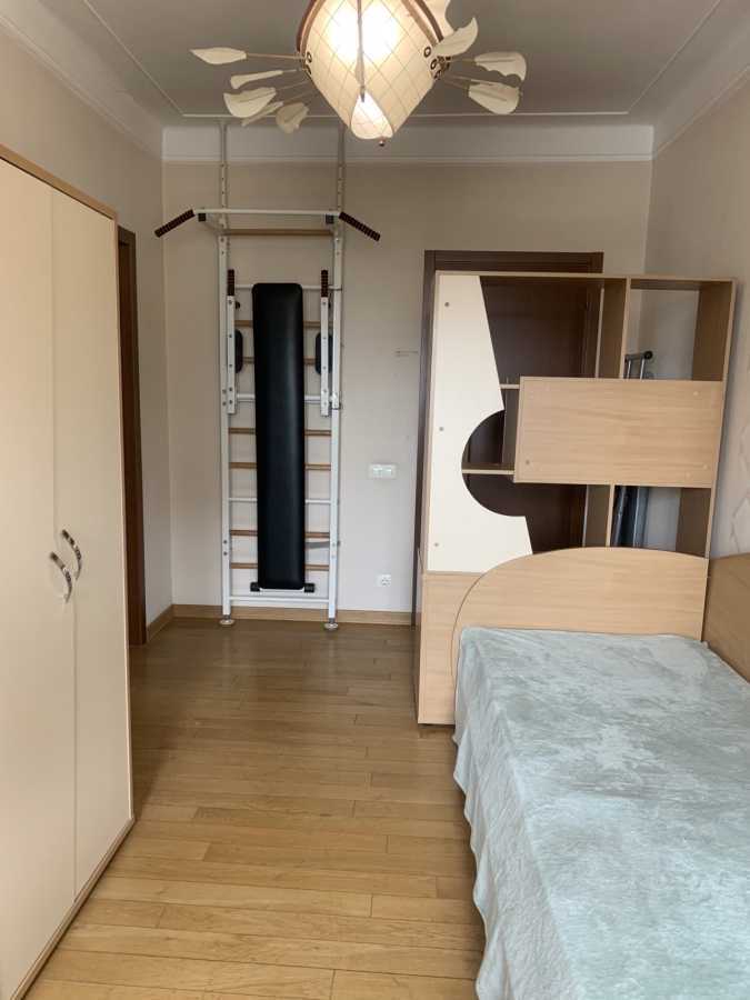 Продаж 3-кімнатної квартири 73 м², Валерія Лобановського просп., 5