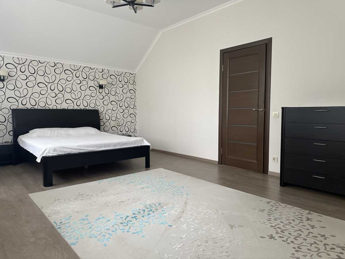 Аренда дома 200 м², Лобановского ул.