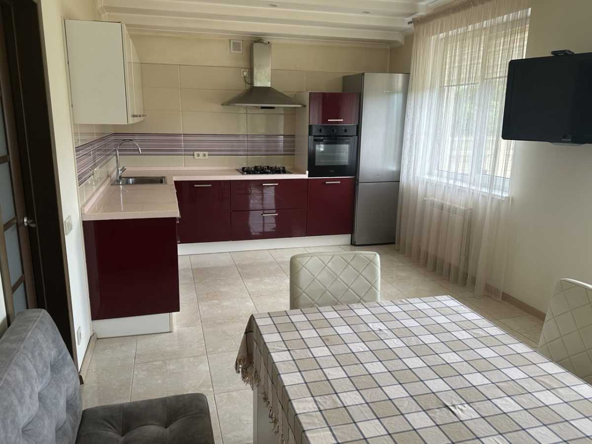 Аренда дома 200 м², Лобановского ул.