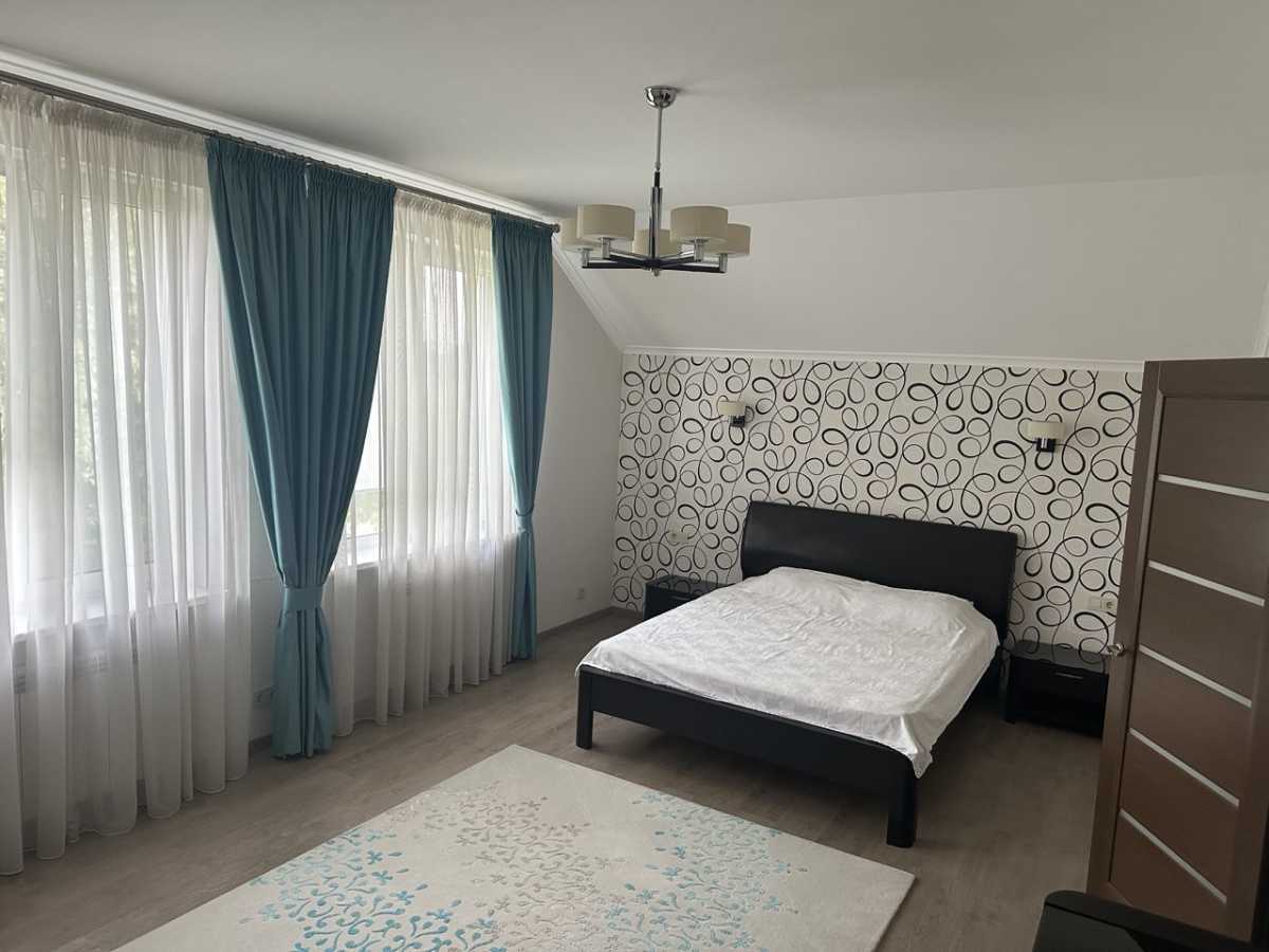 Аренда дома 200 м², Лобановского ул.