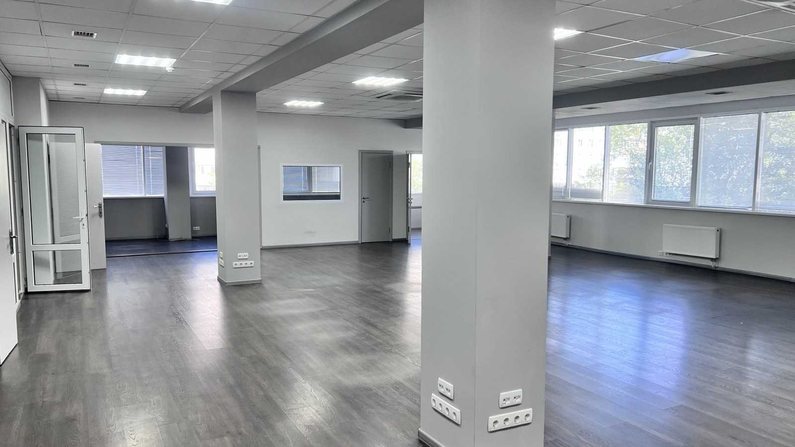 Оренда офісу 228 м², Дарницький бул.