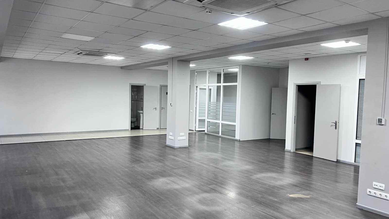 Оренда офісу 228 м², Дарницький бул.