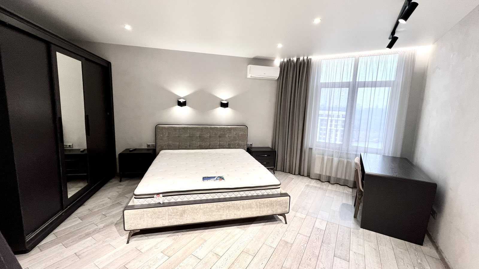 Оренда 2-кімнатної квартири 83 м², Микільсько-Слобідська вул., 8