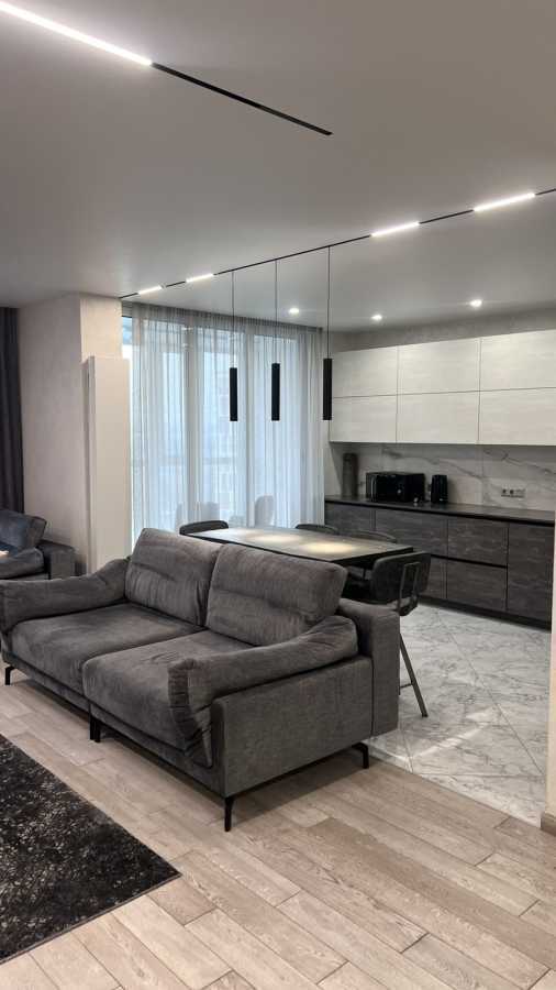 Оренда 2-кімнатної квартири 83 м², Микільсько-Слобідська вул., 8