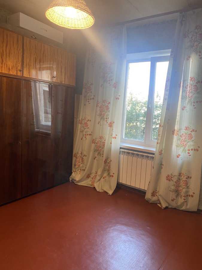 Продажа 3-комнатной квартиры 72.4 м², Ревуцкого ул., 13