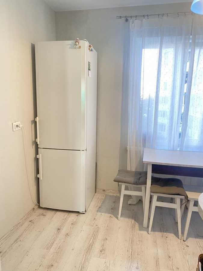 Продажа 3-комнатной квартиры 72.4 м², Ревуцкого ул., 13