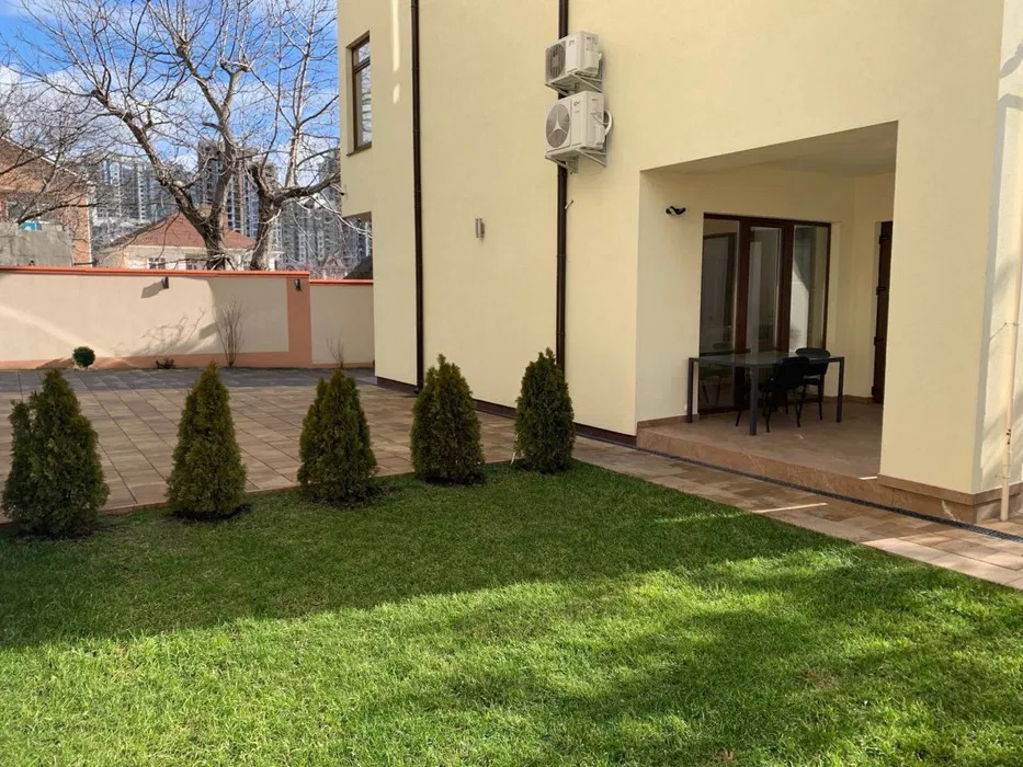 Аренда дома 300 м², Дружбы Народов бул.