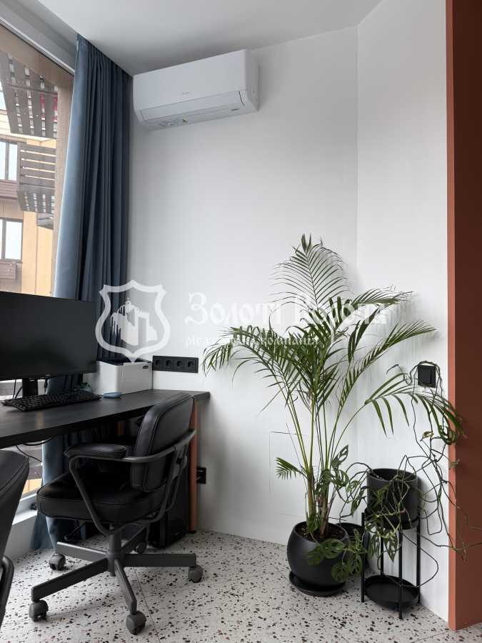 Продажа 1-комнатной квартиры 37.8 м², Миру, 2в