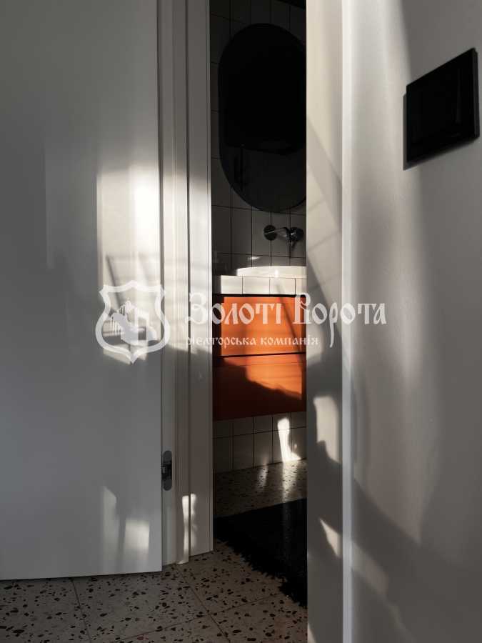 Продажа 1-комнатной квартиры 37.8 м², Миру, 2в