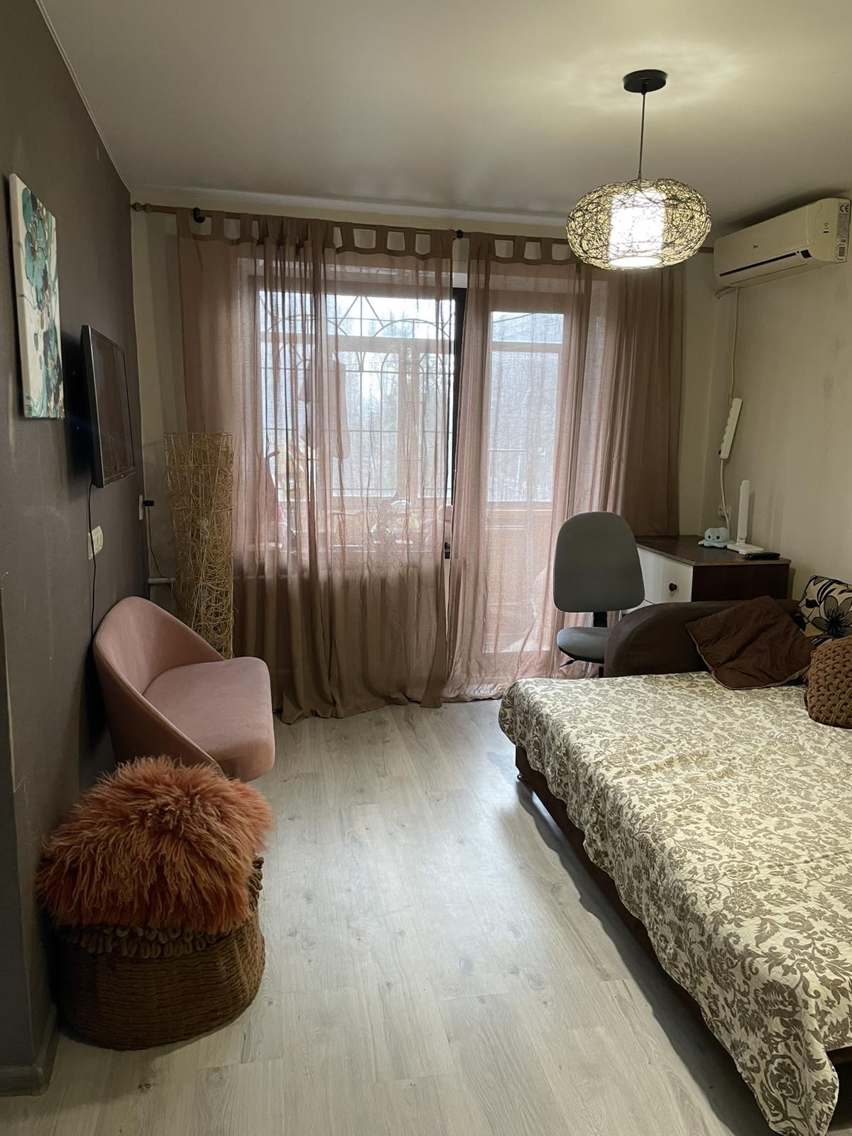 Оренда 1-кімнатної квартири 31 м², Незалежної України вул., 65А