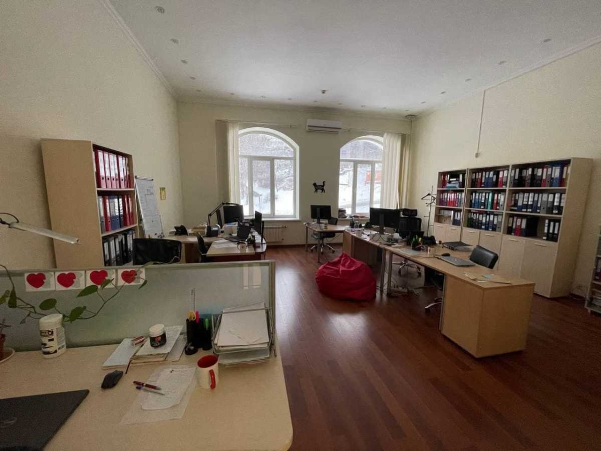 Оренда офісу 1543 м², Добровоільницьких батальонів вул., 1