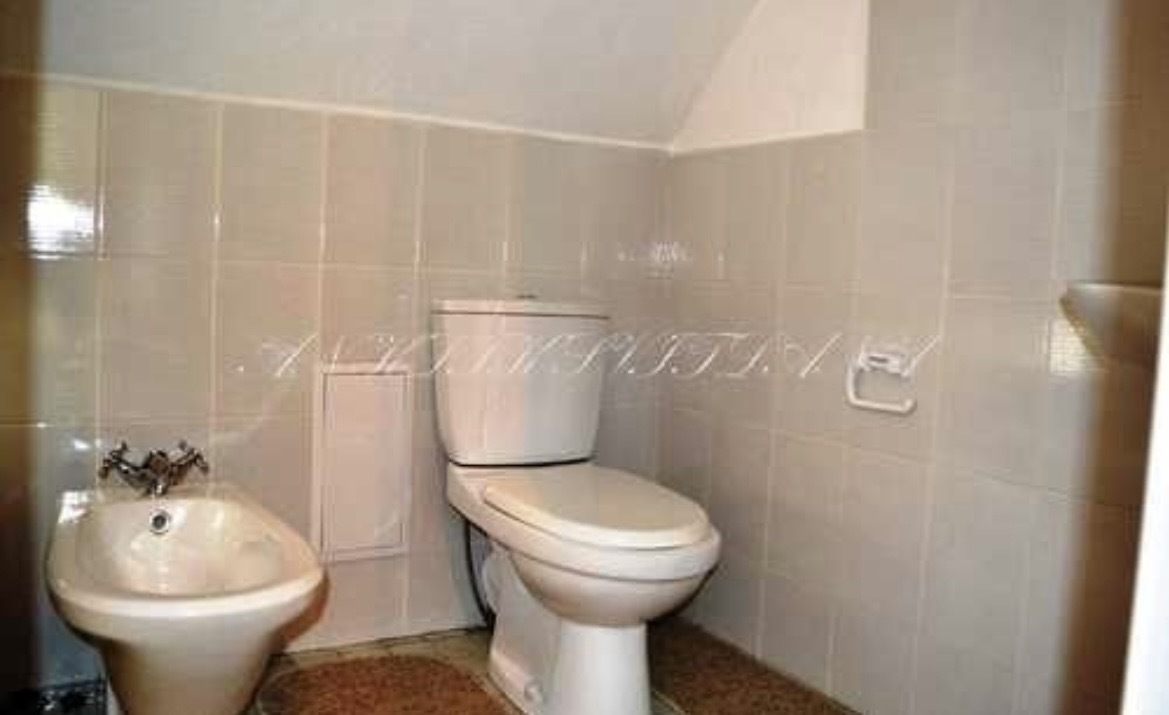 Оренда будинку 220 м²