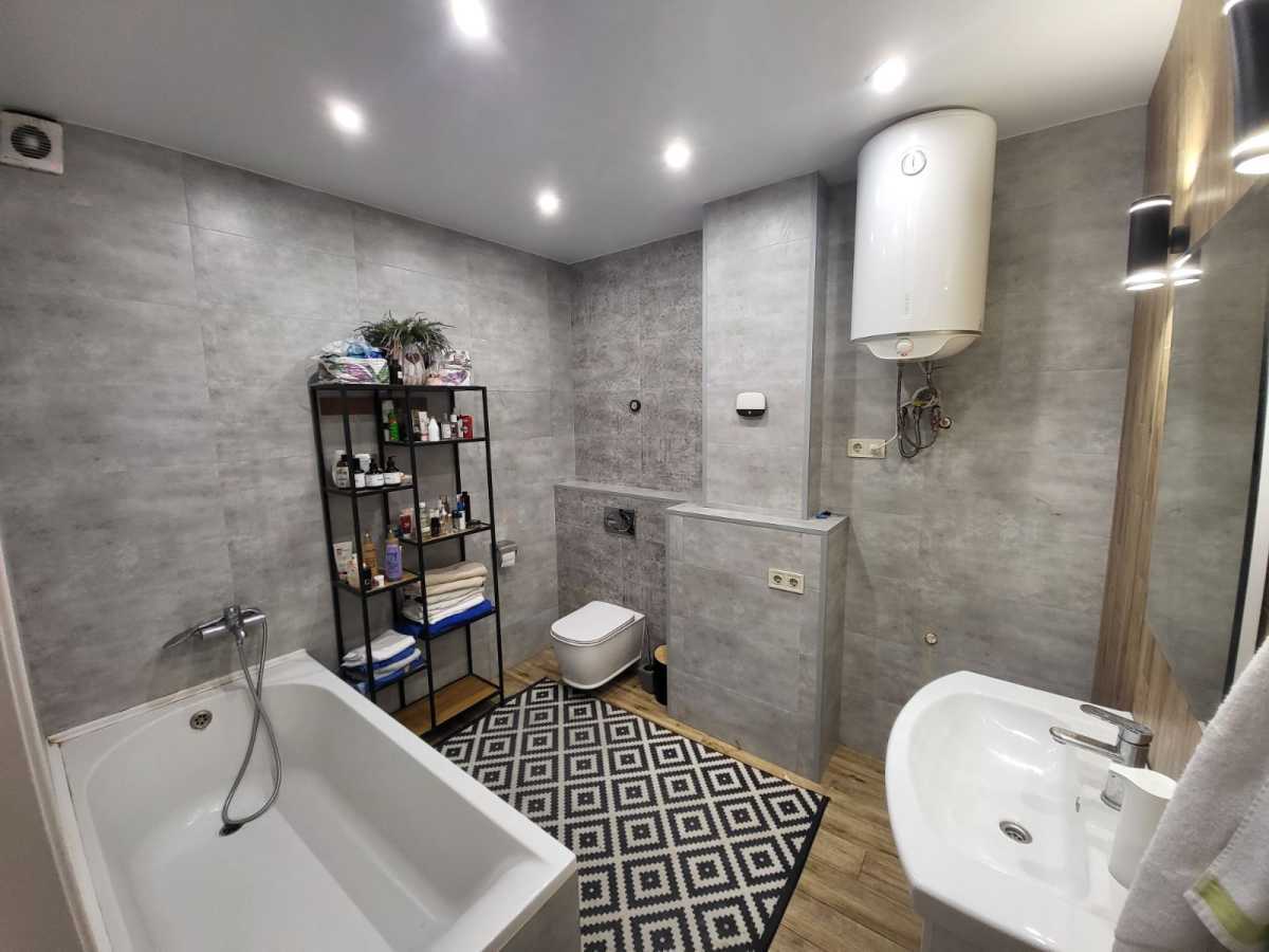 Продажа 3-комнатной квартиры 120 м², Симона Петлюры ул., 11Г