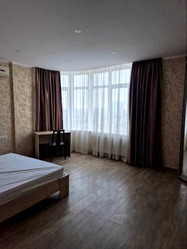 Оренда 1-кімнатної квартири 45 м², Середня вул., 24 К3