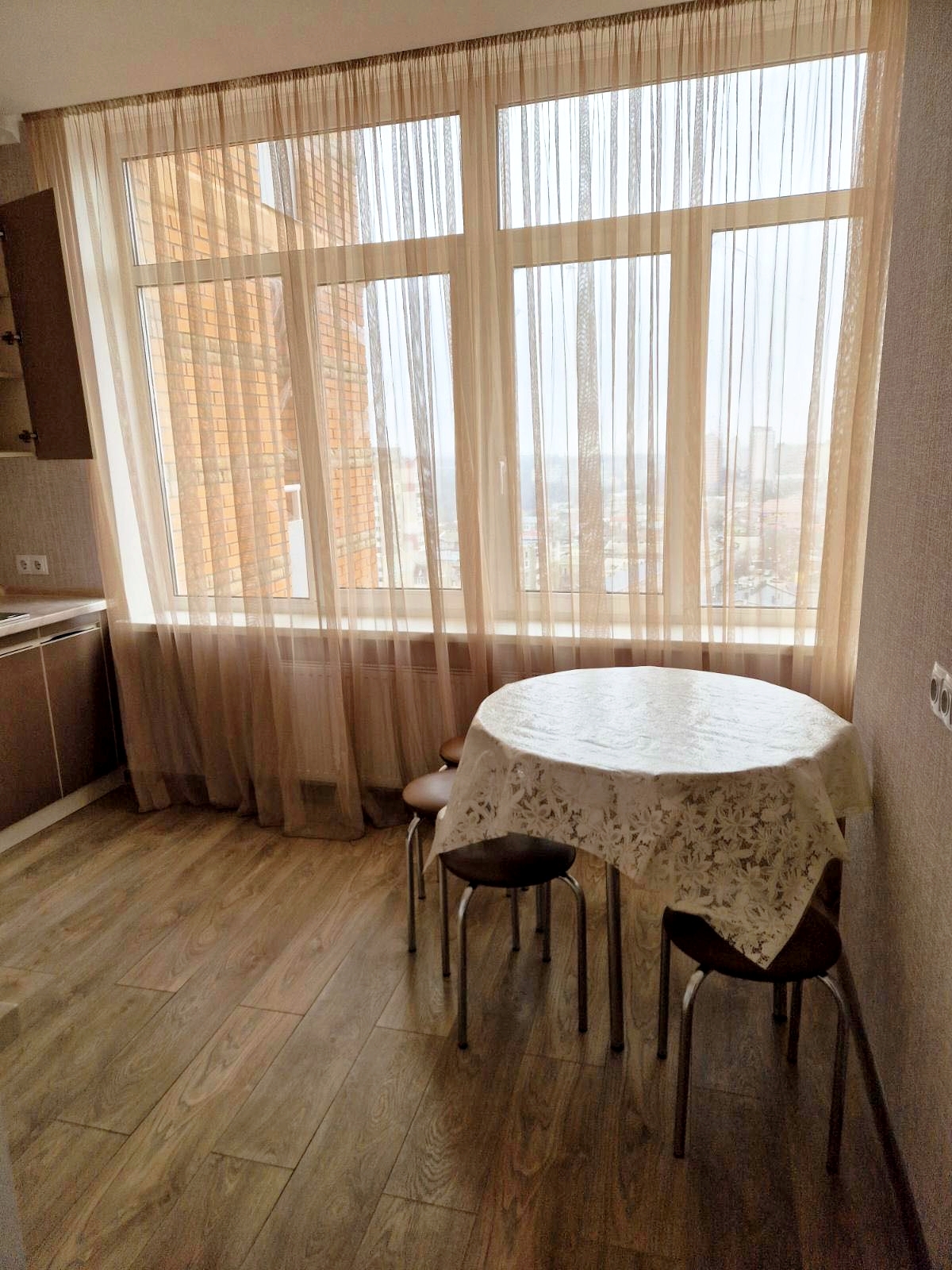 Оренда 1-кімнатної квартири 45 м², Середня вул., 24 К3