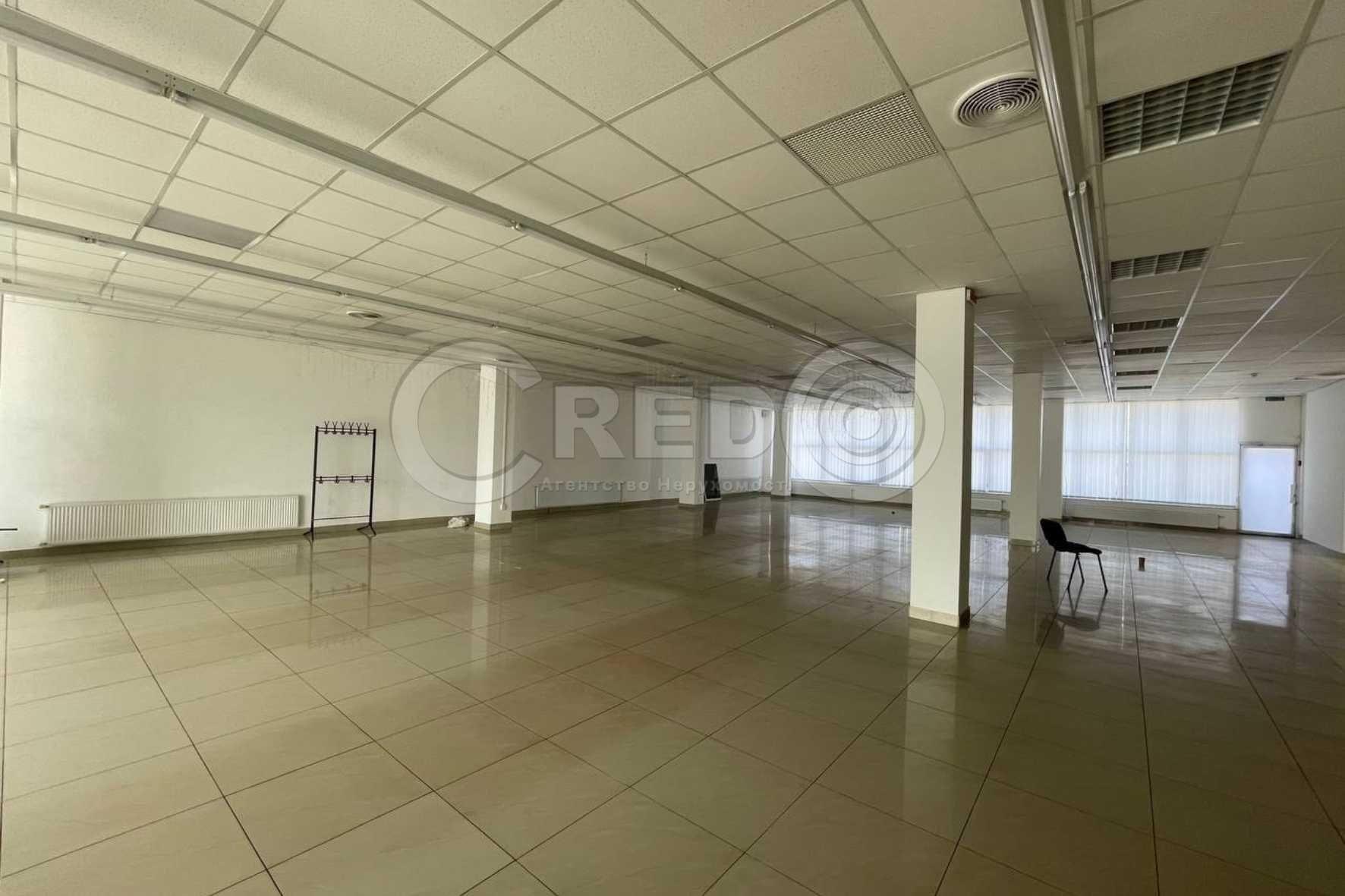 Аренда магазина 450 м², Металлургов просп.