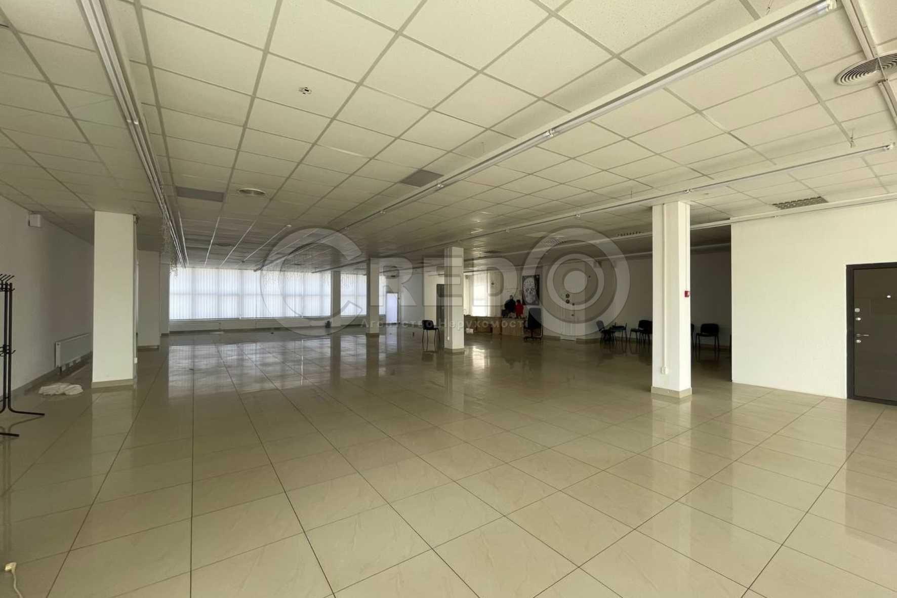 Аренда магазина 450 м², Металлургов просп.