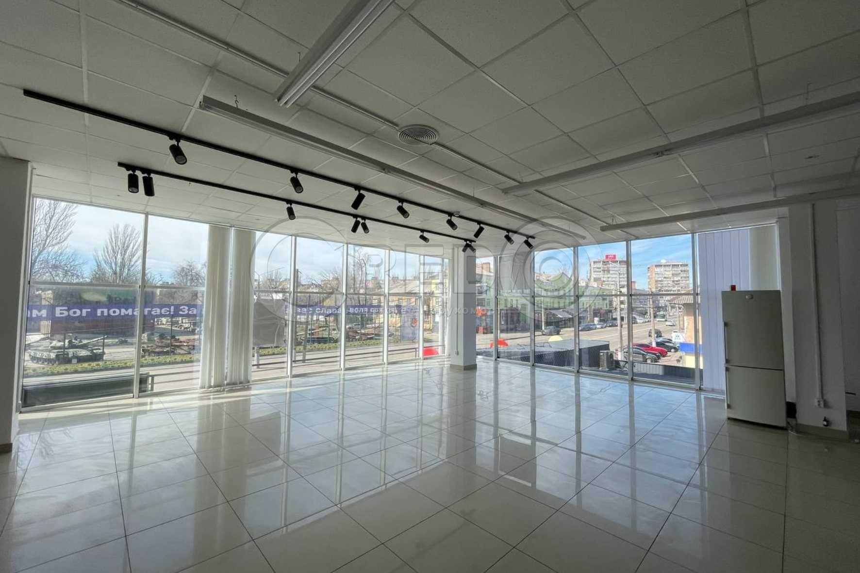 Аренда магазина 450 м², Металлургов просп.