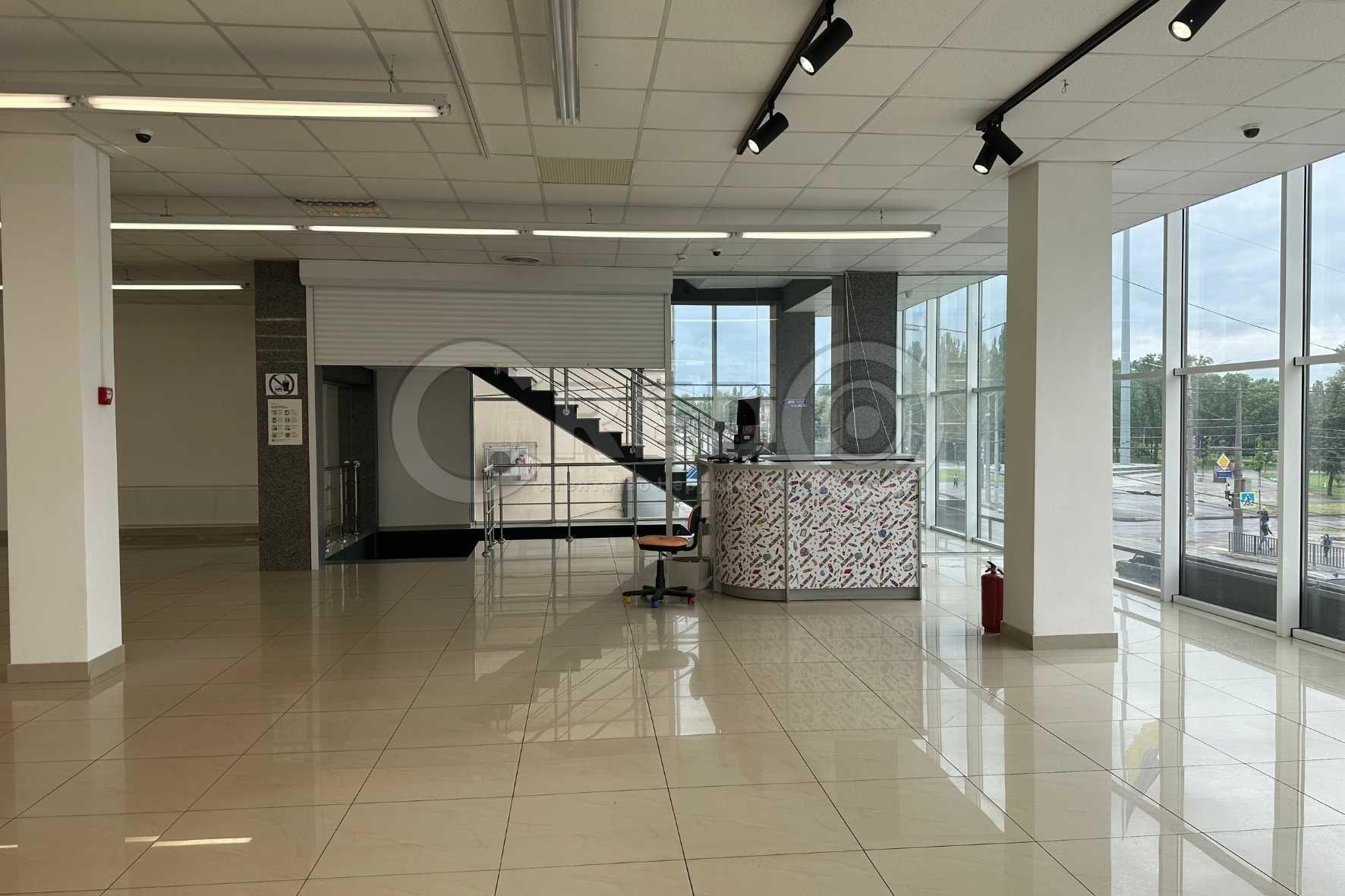 Аренда магазина 450 м², Металлургов просп.