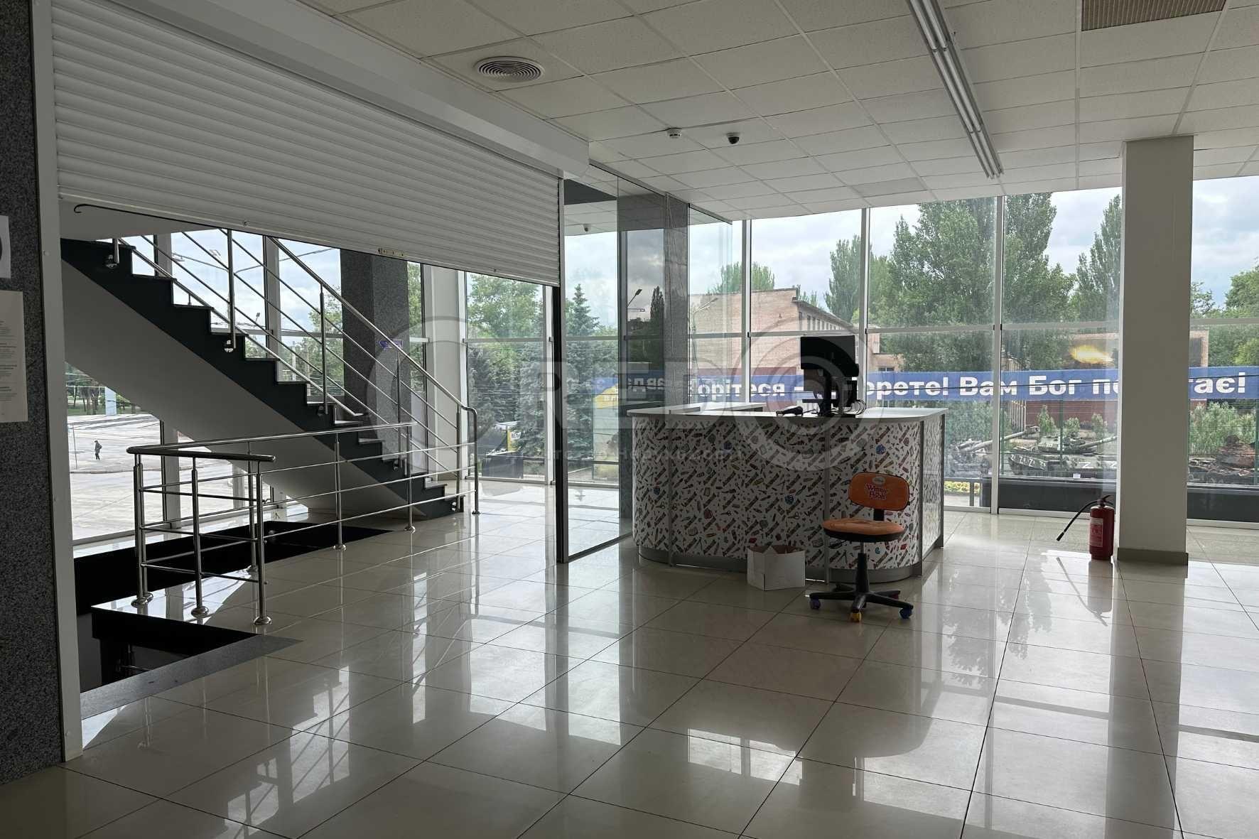 Аренда магазина 450 м², Металлургов просп.