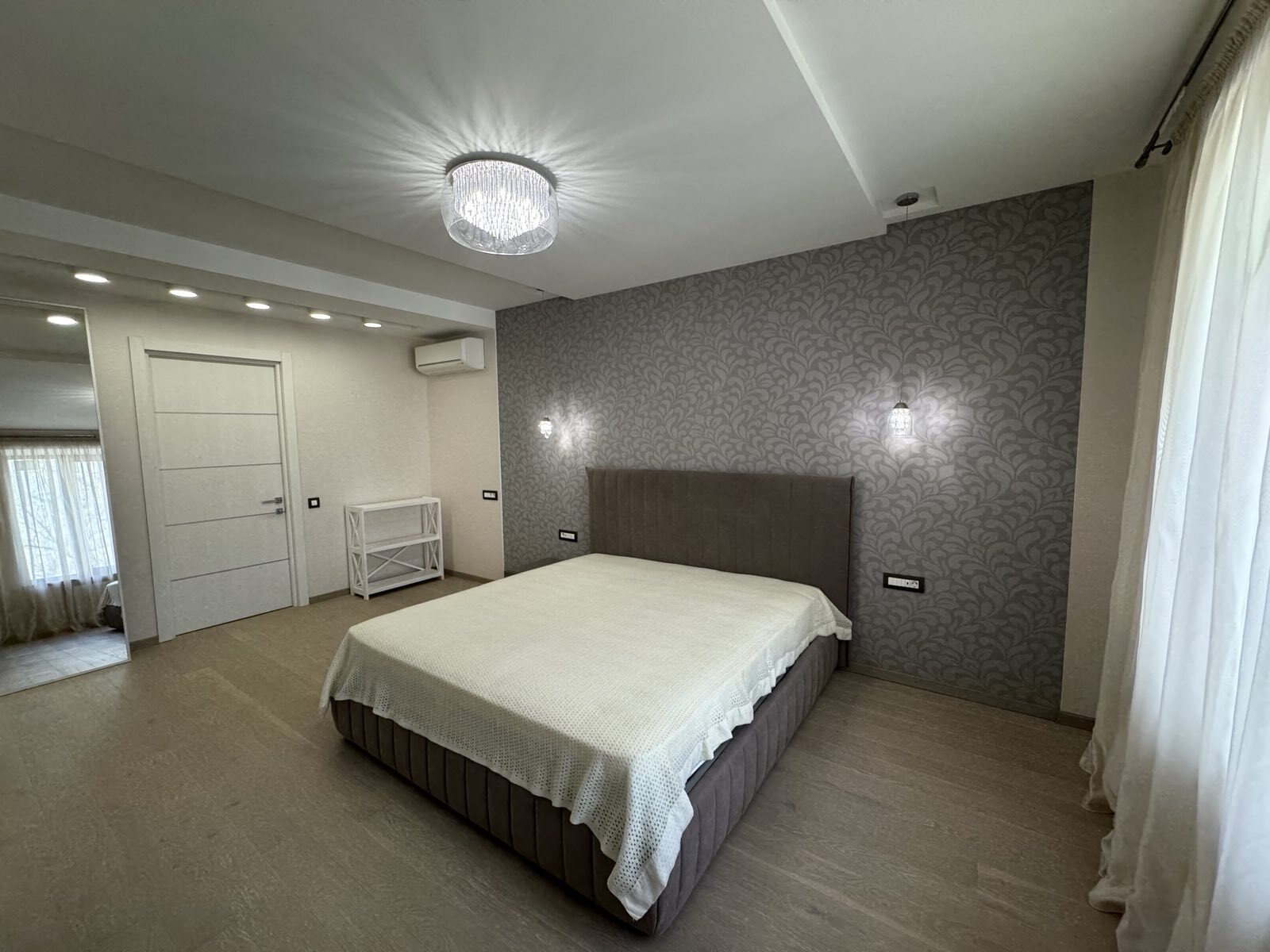 Продажа 3-комнатной квартиры 115 м², Независимой Украины ул.