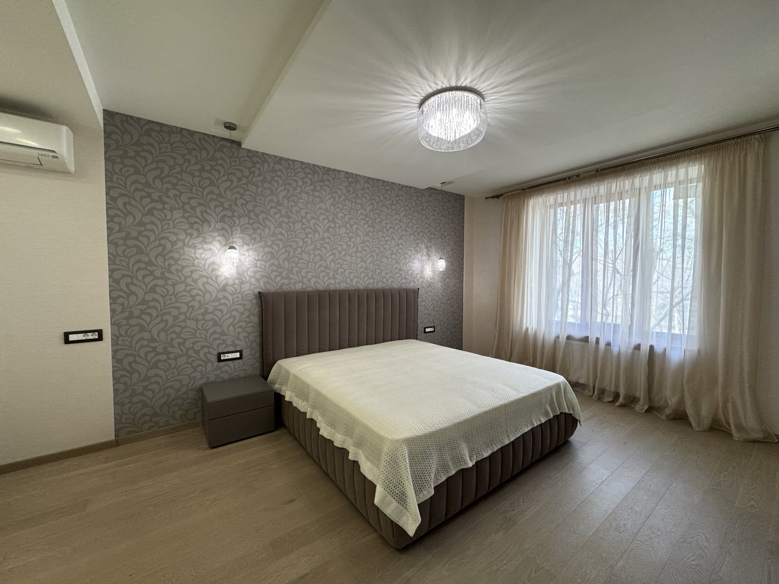 Продажа 3-комнатной квартиры 115 м², Независимой Украины ул.