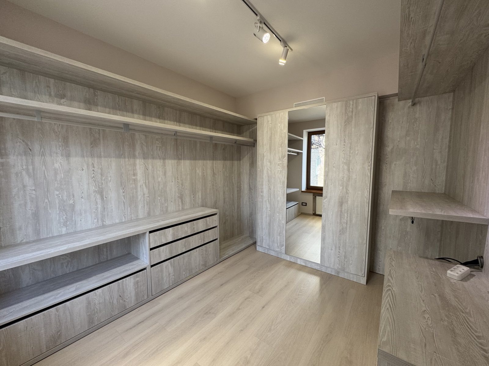 Продажа 3-комнатной квартиры 115 м², Независимой Украины ул.