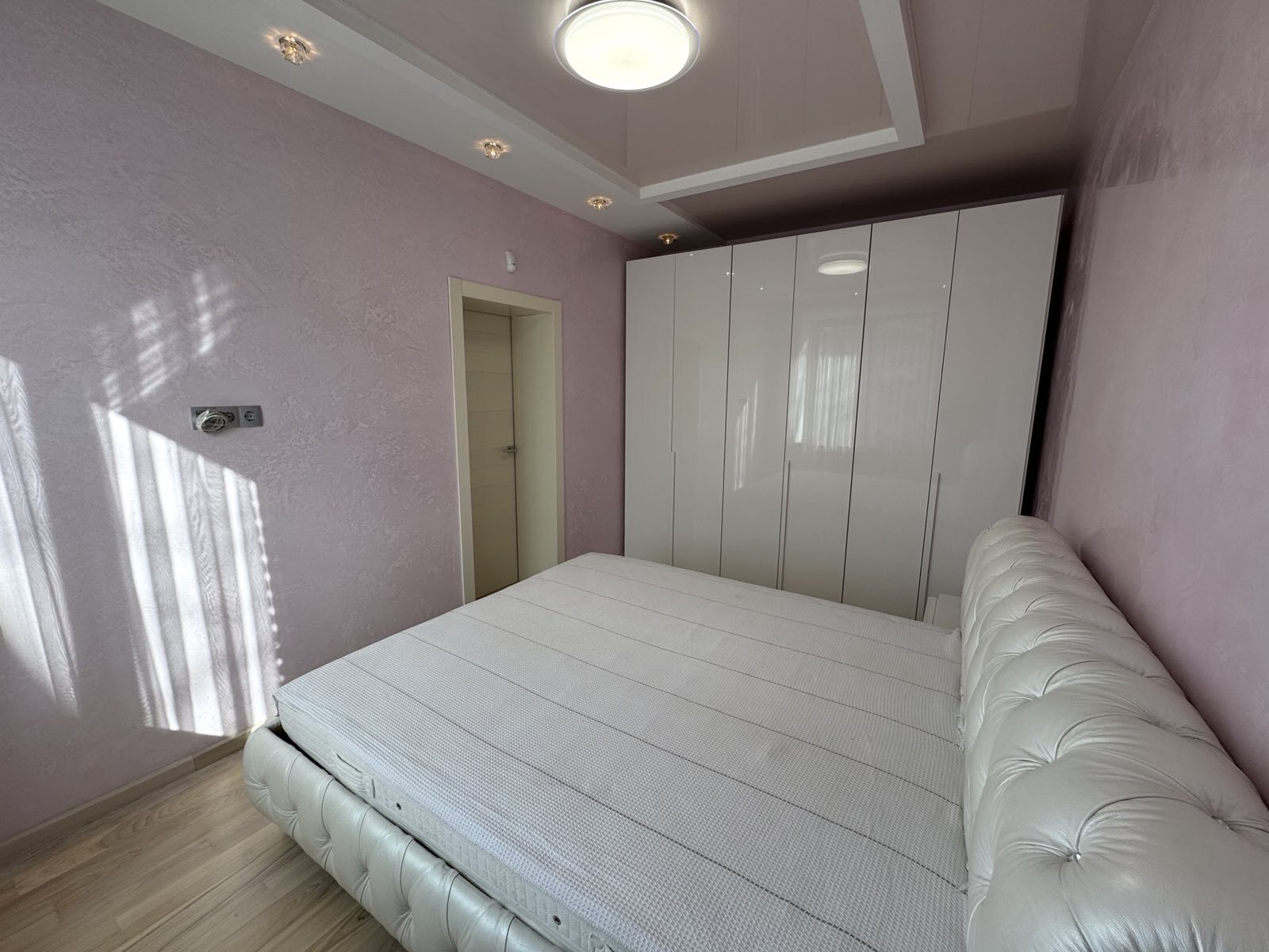 Продажа 3-комнатной квартиры 115 м², Независимой Украины ул.