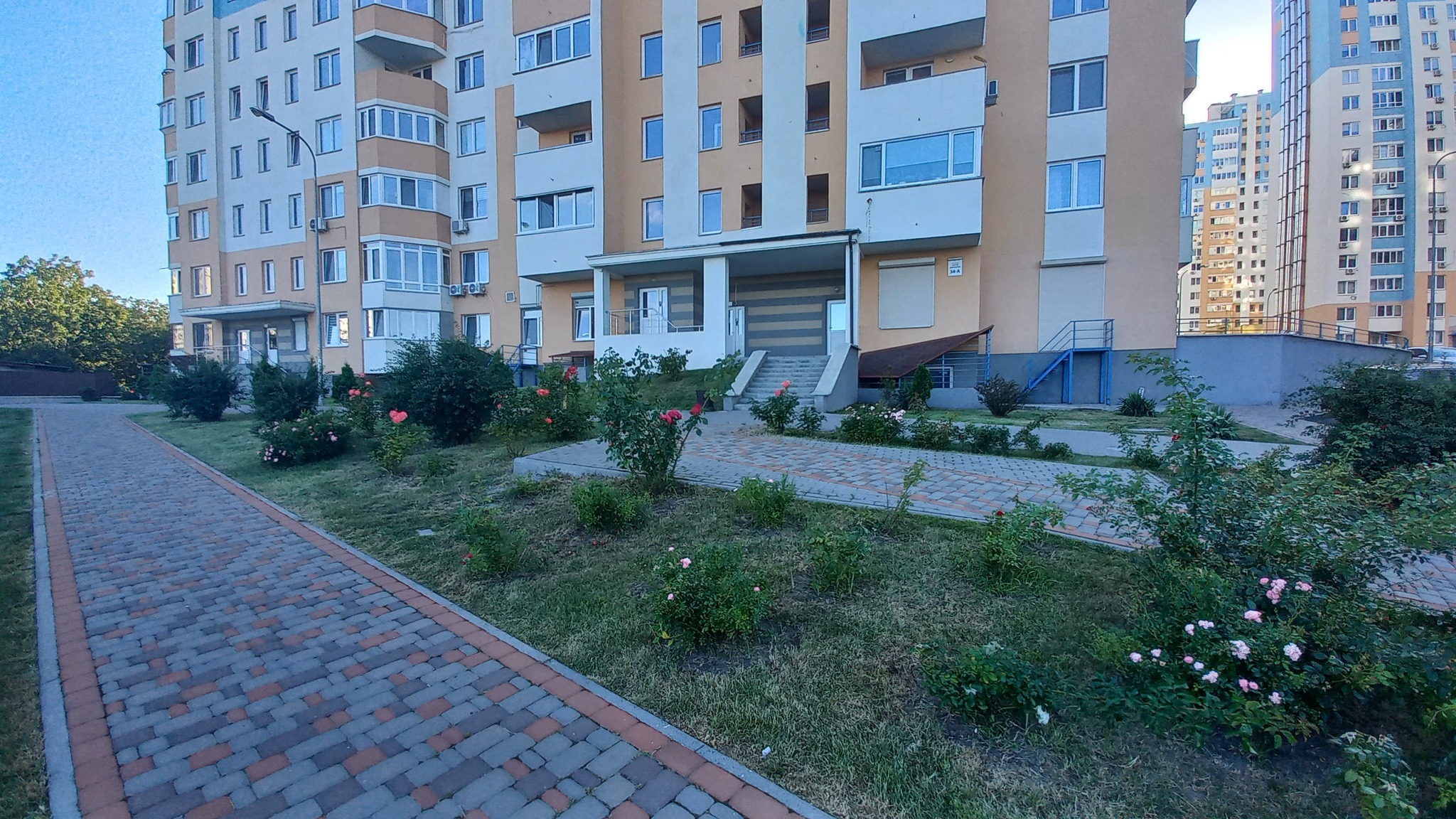 Оренда 2-кімнатної квартири 64 м², Сергія Данченка вул.