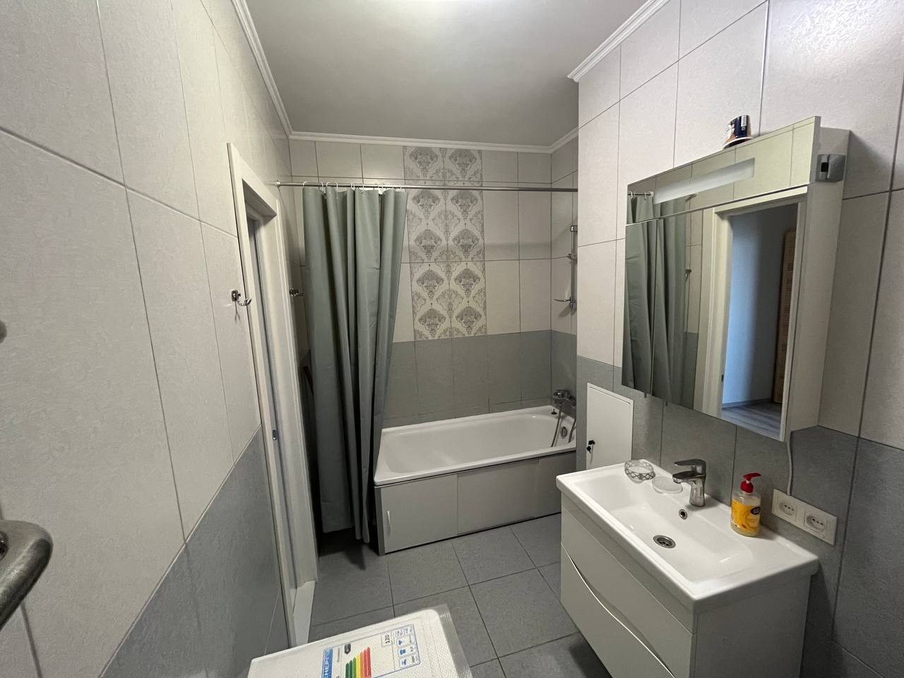 Оренда 2-кімнатної квартири 64 м², Сергія Данченка вул.