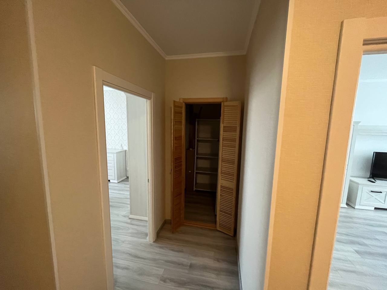 Оренда 2-кімнатної квартири 64 м², Сергія Данченка вул.