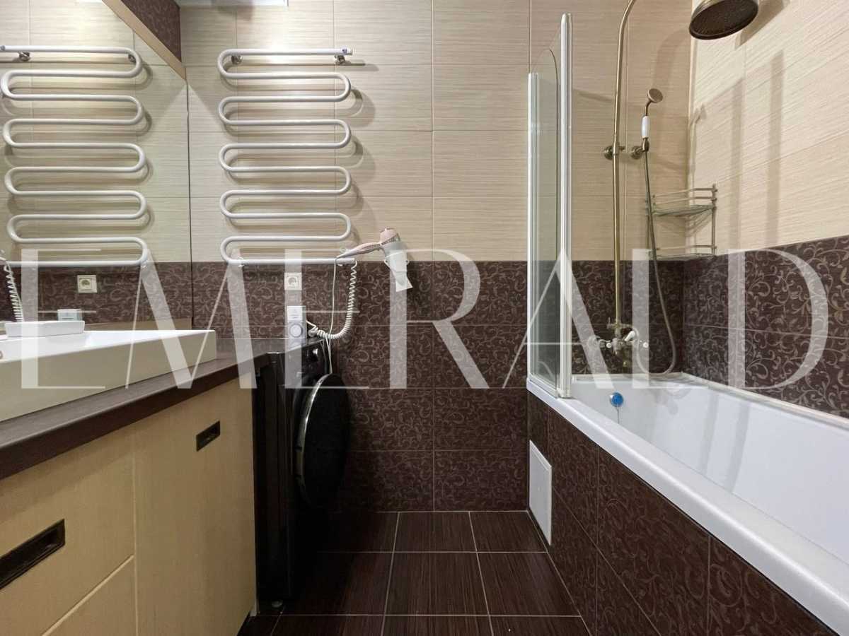 Продажа 3-комнатной квартиры 94 м², Митрофана Довнар-Запольского ул., 4