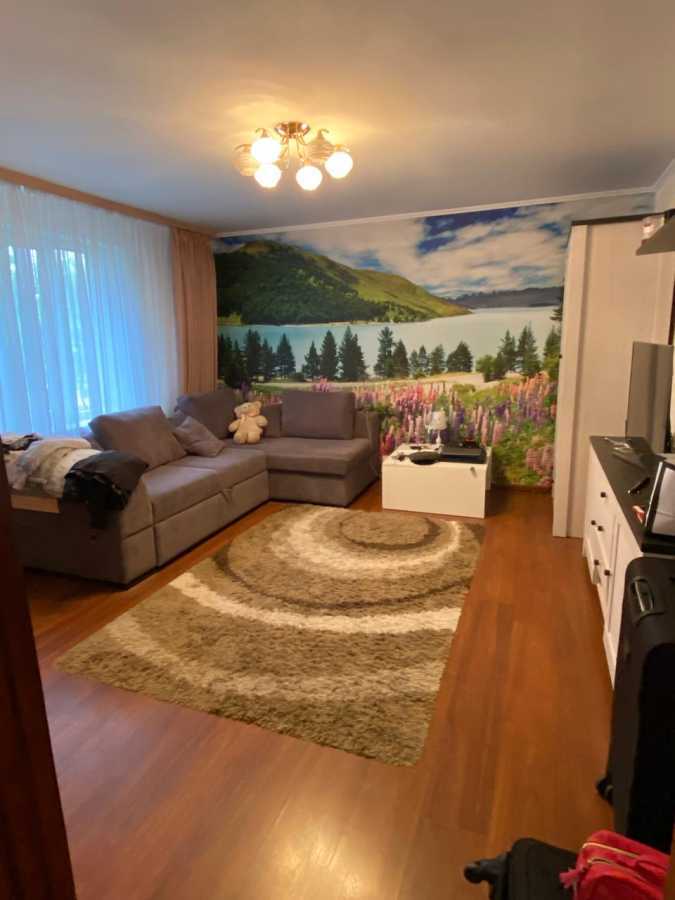 Оренда 3-кімнатної квартири 64 м², Ревуцького вул., 8