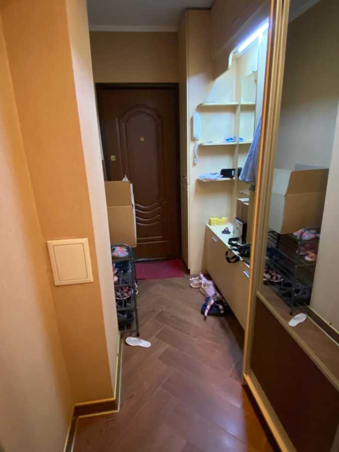 Оренда 3-кімнатної квартири 64 м², Ревуцького вул., 8