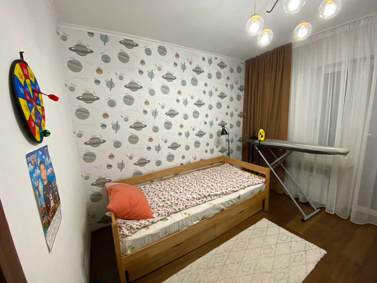 Оренда 3-кімнатної квартири 64 м², Ревуцького вул., 8