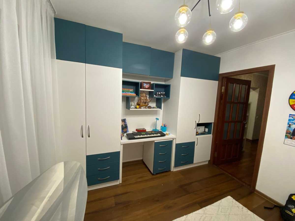 Оренда 3-кімнатної квартири 64 м², Ревуцького вул., 8