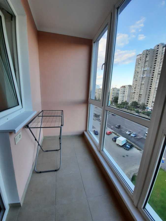 Оренда 2-кімнатної квартири 62 м², Ревуцького вул., 40В