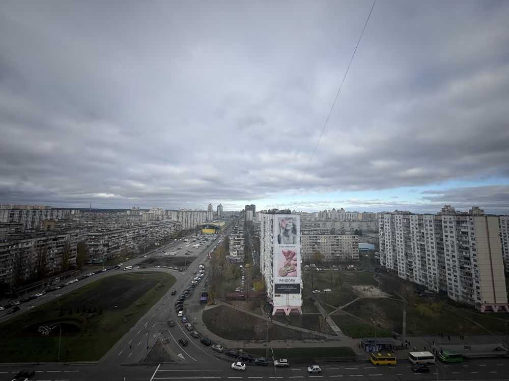 Продажа 5-комнатной квартиры 179.7 м², Оболонская пл., 6