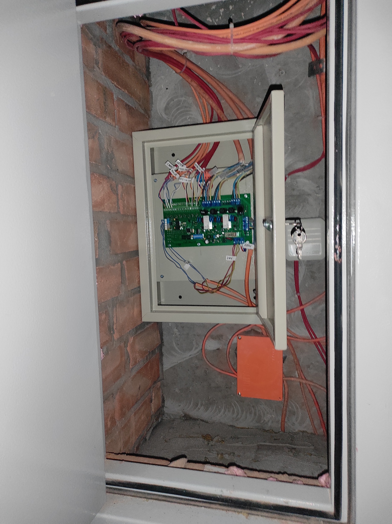 Продажа 1-комнатной квартиры 55.37 м², Никольско-Слободская ул., 17, метро Лівобережна